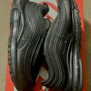 Black Air Max 97 - like new condition!